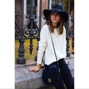 🆕 H&M white chunky sweater